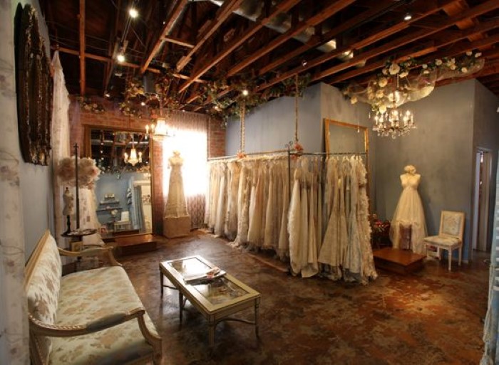 Thiết kế nội thất showroom ảnh viện áo cưới thật bắt mắt